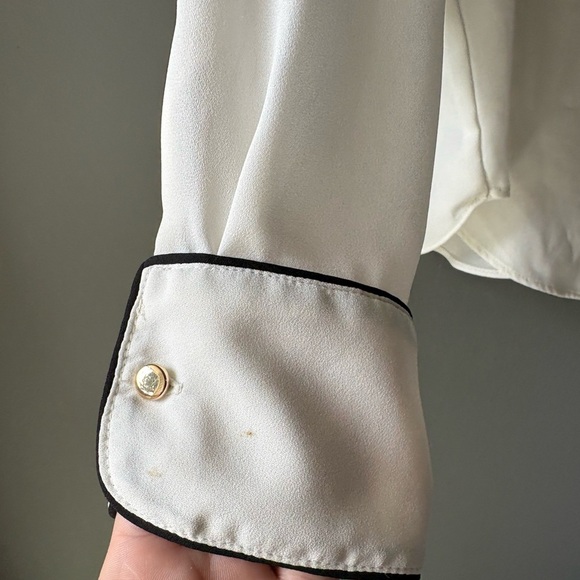 NWT, Zara size XL, white sheer long sleeve V neck blouse, black lined - Picture 3 of 6